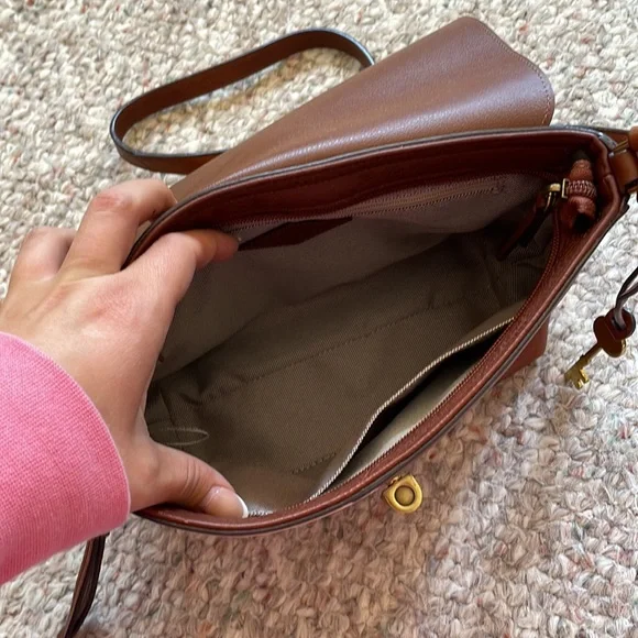 Fossil Crossbody - Picture 4 of 4